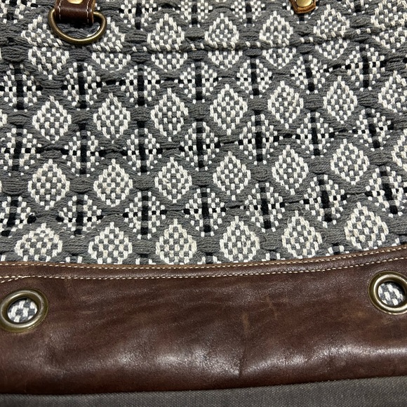 Myra Bag Handmade - Picture 3 of 11